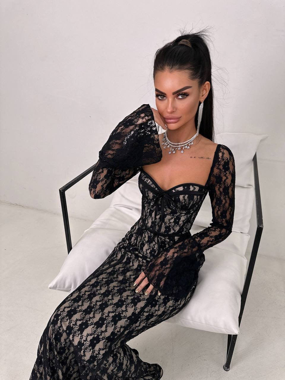 Noir Romance Bell-Sleeve Lace dress